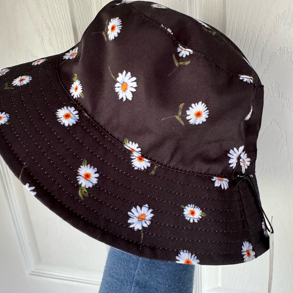 Women’s Alice + Olivia Sunflower Bucket Hat